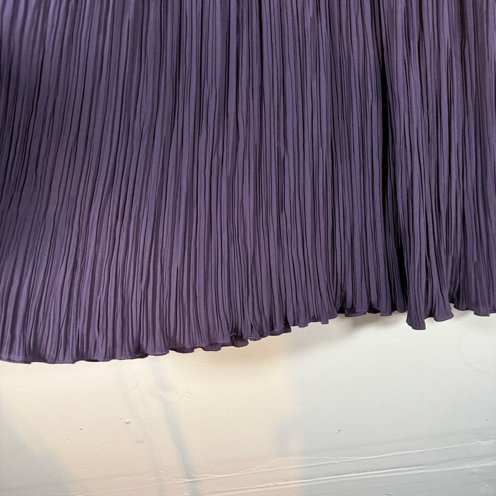 WOMENS MEDIUM HIGH WAISTED‎ MIDI PURPLE SKIRT PLEATED LINED DARK FEMININE PREPPY - Picture 3 of 15